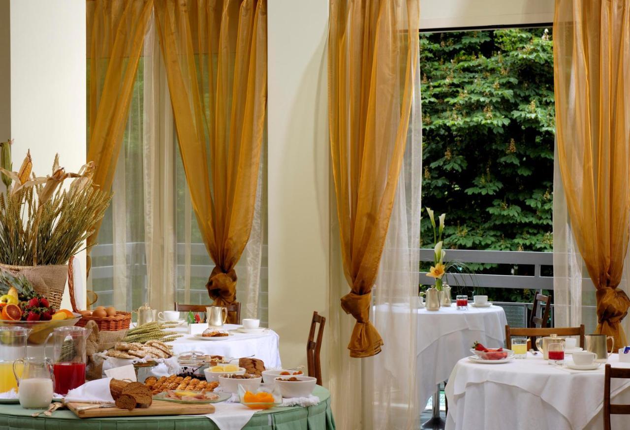 Rizzi Aquacharme Hotel & Spa Darfo Boario Terme Restaurant photo